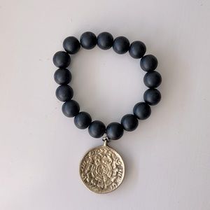 Black matte ocean quartz natural stone bead bracelet, size small🖤